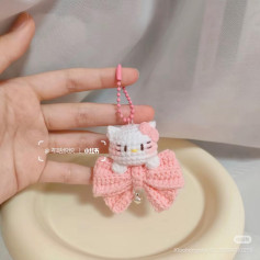 Chart móc Kitty ôm nơ hồng trắng dễ thương