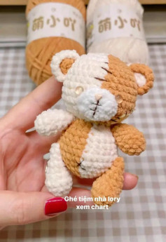 Chart móc len gấu bông Teddy màu kem và xanh pastel