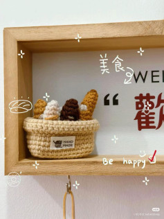 Chart móc len giỏ bánh mì và các loại bánh baguette, ngô