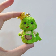 Chart Móc Len Rắn Đeo Chìa Khóa Màu Xanh Lá Với Vương Miện Vàng Và Hình Gấu Nâu