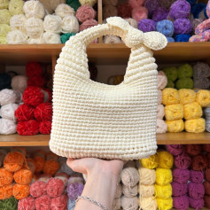 Chart móc len Túi Quai Nơ màu kem