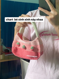 Chart móc túi xách dâu tây màu hồng gradient, len milk cotton, kim 3mm