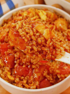 Cơm cà chua trứng khoai tây sốt đậm đà