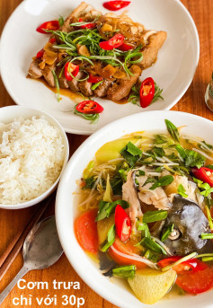 Cơm trưa chỉ với 30p: Cá kho tộ và canh cá chua ngọt