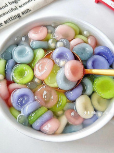 Công thức làm bánh trôi ngũ sắc, viên bột màu sắc rực rỡ ăn kèm topping