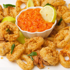 Crispy Fried Calamari with Homemade Marinara Sauce, Golden Crunchy Squid Rings
