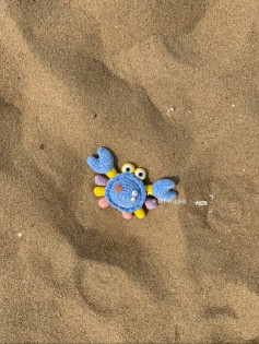 Crochet Amigurumi Crab Pattern Chart with Step-by-Step Instructions for Body, Claws, and Eyes