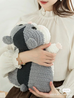 Crochet Chart Pattern for Cute Gray and White Hamster Plushie Doll with Detailed Stitch Instructions