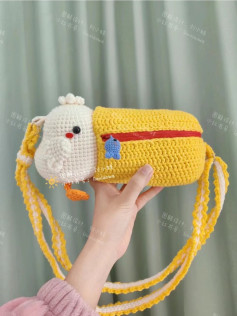 Crochet Chicken Bag Pattern: Yellow and White Amigurumi Crossbody Bag Tutorial with Detailed Instructions