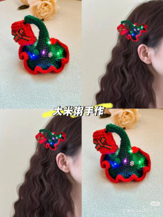 Crochet Christmas Elf Hat Hair Clip Pattern with LED Lights
