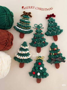 Crochet Christmas Tree Hair Clips Pattern