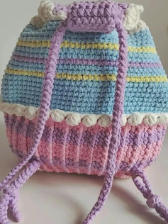 Crochet Cream Cake Backpack Pattern with Heart and Ruffles