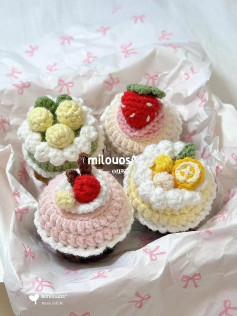 Crochet Cupcake Pattern: Detailed Chart for Paper Cup, Cake, Cream, and Strawberry Toppings