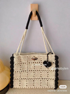 Crochet Pattern for Vintage Tote Bag with Black Ruffle Edging and Heart Charm