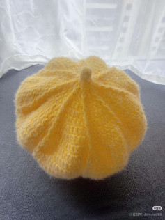 Crochet Pattern for Yellow Eight-Pointed Beret Hat