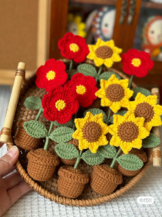 Crochet Pattern: Red Flowers and Sunflowers with Pots