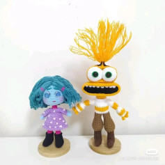 Crochet Pattern Tutorial for Amigurumi Character with Wild Yellow Hair and Big Eyes