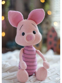 Crochet Piglet Amigurumi Doll Pattern Chart with Step-by-Step Instructions