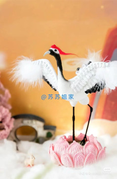 Crochet Red-Crowned Crane Doll Pattern Chart with Lotus Base, Detailed Stitch Instructions and Assembly Guide