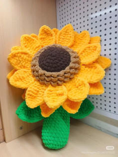 Crochet Sunflower Chart: Flower, Leaves & Stem Pattern