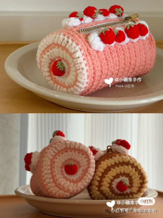 Crochet Swiss Roll Cake Bag with Strawberries Pattern