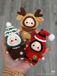 Cute Christmas Amigurumi Dolls Pattern: Reindeer, Santa & Tree