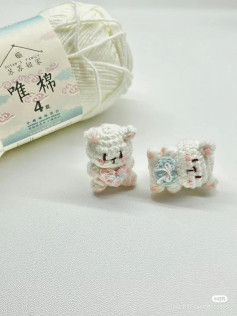 Cute Crochet Bear Keychain Pattern Chart: Little Bears Touching