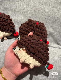 Cute Crochet Hedgehog Amigurumi Pattern with Apple Charm - Detailed Chart Instructions