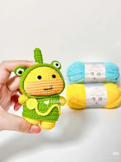 Cute Crocheted Frog Doll Pattern with Complete Instructions
