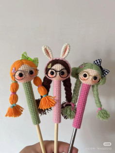 Cute Girl Crochet Pen Top Tutorial Chart
