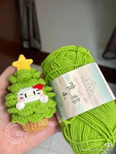 Cute Hello Kitty Christmas Tree Amigurumi Pattern