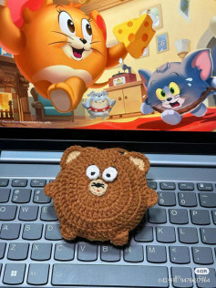 Cute Jerry Crochet Headphone Case Pattern with Cheese Design