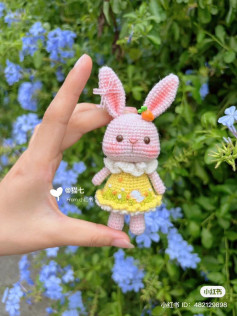 Cute Pink Rabbit Amigurumi Doll with Yellow Dress and Carrot Detail - Crochet Pattern Chart
