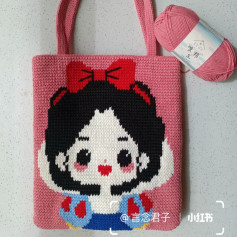 Cute Snow White Crochet Tote Bag Pattern with Pixel Chart and Pink Yarn Design