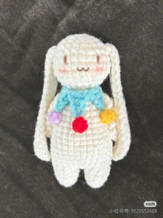 Cute White Holiday Bunny Amigurumi Pattern with Pom-Pom Tutorial