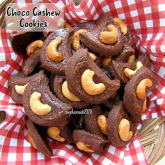 Delicious Choco Cashew Cookies with Rich Chocolate and Roasted Cashews