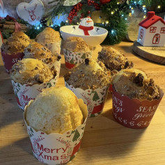 Deliziosi Muffin Natalizi con Nocciole e Cioccolato - Ricetta Semplice
