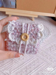 DIY Crochet Card Holder Bag Pattern with Pearl Strap and Flower Detail