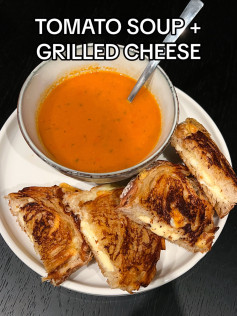 Easy & Cheap Real Winter Season Meal: Homemade Tomato Soup and Grilled Cheese Sandwich Recipe