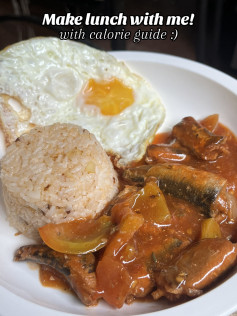 Easy Low Calorie Spicy Sardines Lunch with Fried Egg and Rice