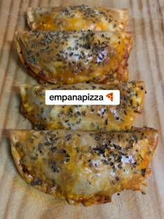 Empanapizza: Receta fácil de empanadillas con tomate, queso y jalapeños