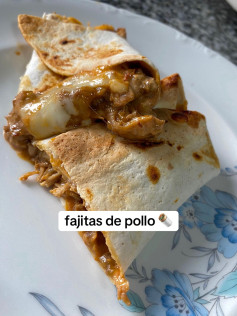 Fajitas de pollo: receta fácil con salsa de soja, miel y naranjas