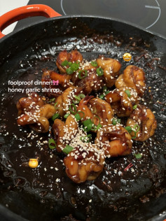 Foolproof Honey Garlic Shrimp: A Quick and Easy Dinner Recipe with Soy Sauce, Ginger, and Sesame Oil