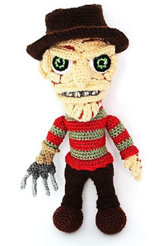 Freddy Krueger Amigurumi Pattern by Sueños Blanditos - Horror Doll Crochet Tutorial
