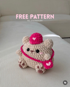 Free Crochet Pattern: Cute Beige Teddy Bear with Pink Cap and Heart Bag