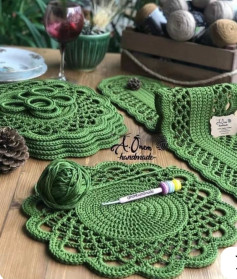Green Crochet Placemat and Coaster Set with Mandala Pattern and Chart