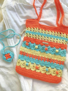 Handmade Crochet Summer Bag with Colorful Stripes and Matching Keychain Pattern Chart