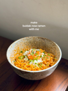 How to make Buldak Rose Ramen with lime, egg and green onions