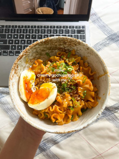 How to make creamy gochujang pasta with shiitake mushrooms and soft boiled egg