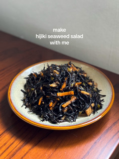 How to make Hijiki Seaweed Salad with homemade dashi broth from anchovies and kombu